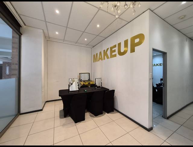75M² RETAIL TO LET IN SUNNINGHILL